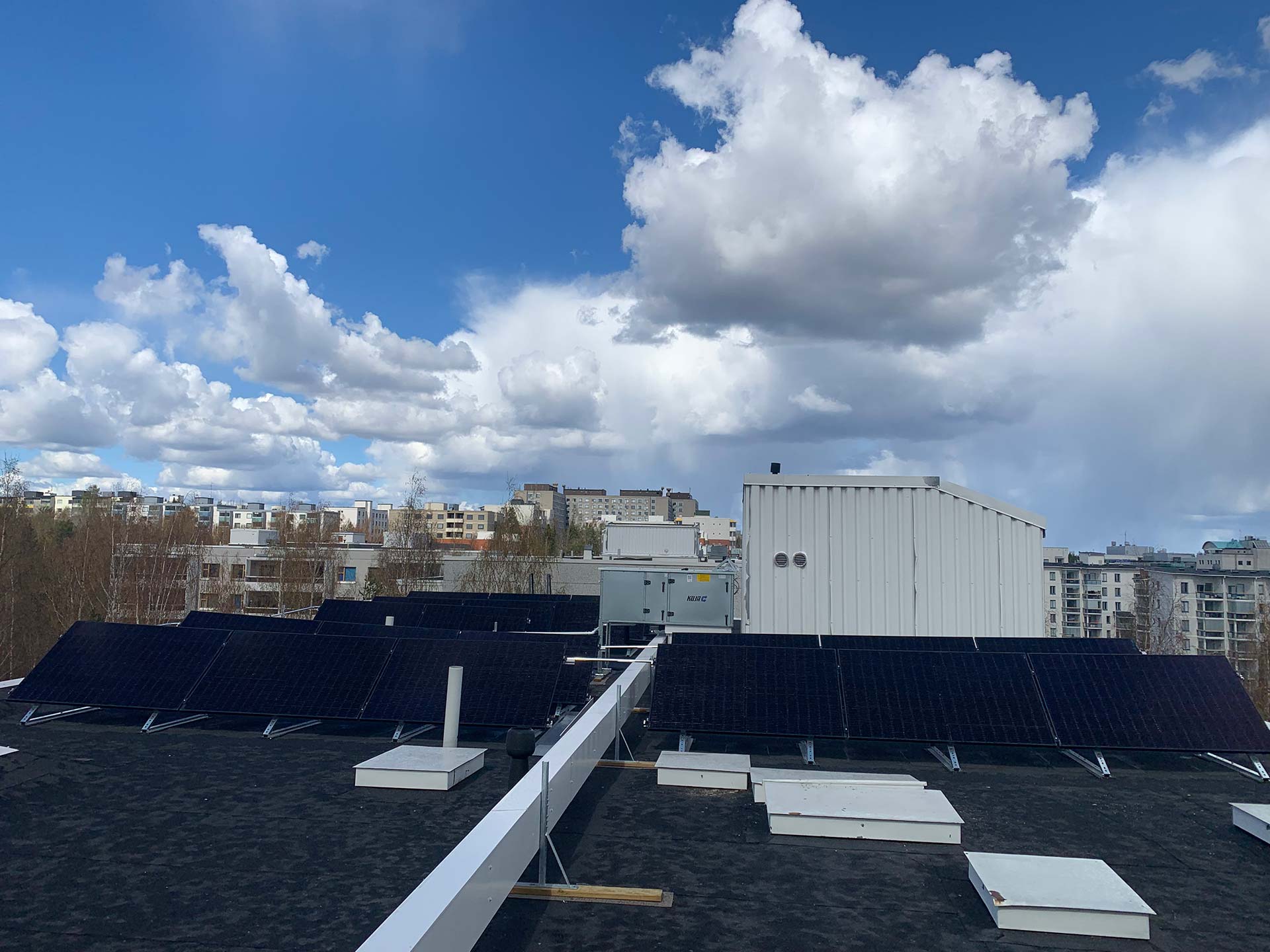 Aurinkopaneelit omakotitaloon